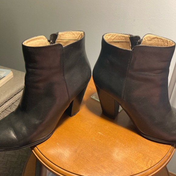 Adrienne Vittadini Black Women's Ankle Boots - Picture 4 of 6